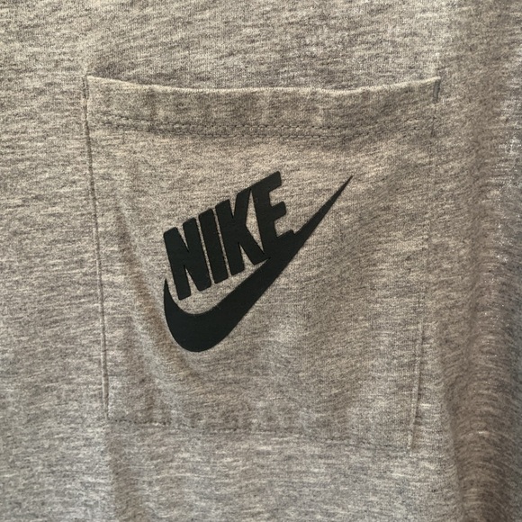 Nike 'Signal' Long Sleeve Tee - Shade 091 'Carbon Heather' Grey - Women's XL - Picture 6 of 12